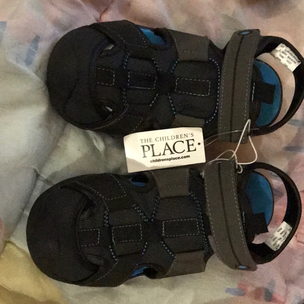 Sandal shoes